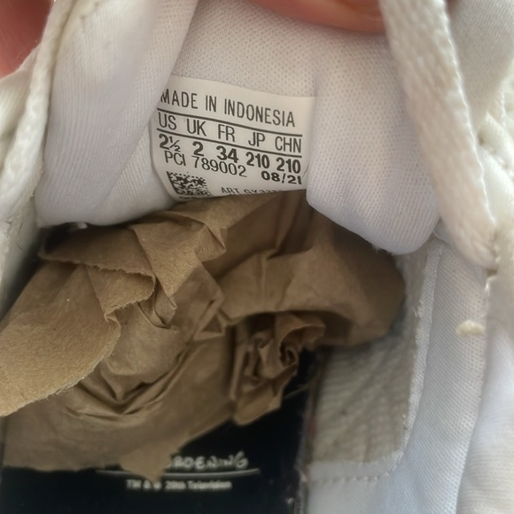 Adidas The Simpsons Maggie Treehouse of Horror Alien sneakers sz 2.5 - Picture 6 of 6